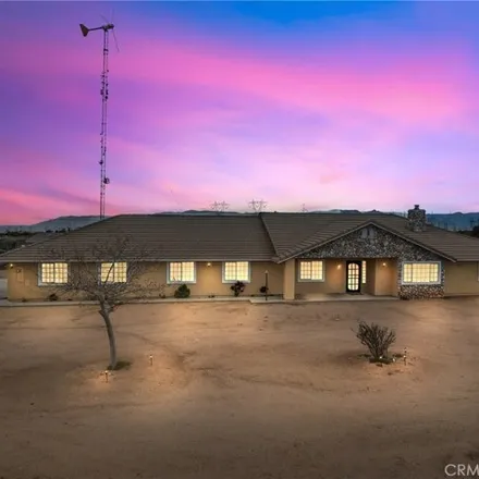 Image 1 - 6625 Coyote Trail, Oak Hills, CA 92344, USA - House for sale