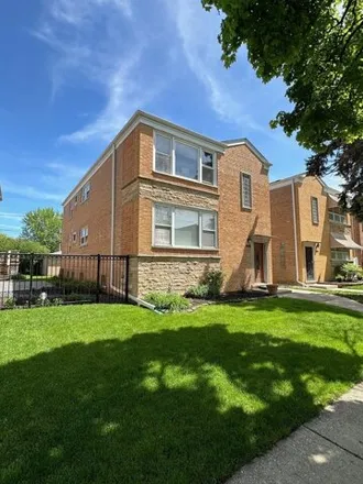Buy this 6 bed house on 6087 North Sauganash Avenue in Chicago, IL 60646