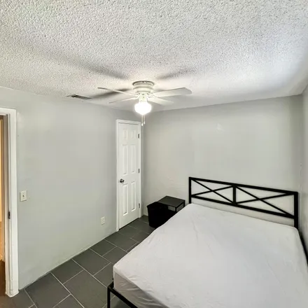Image 3 - FL, US - Room for rent