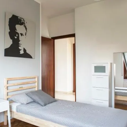 Image 2 - Via Ferruccio Parri, 20152 Milan MI, Italy - Room for rent