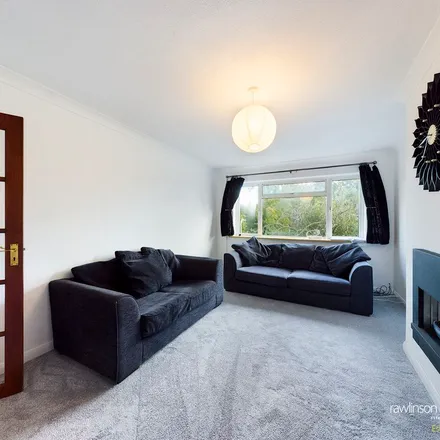 Rent this 2 bed apartment on Chamberlain Way in London, HA5 2AU