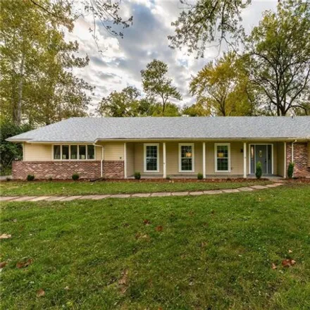 Buy this 4 bed house on 1 Chamblee Lane in Creve Coeur, MO 63141
