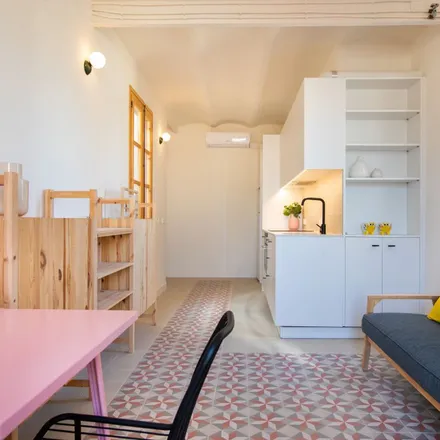 Rent this 1 bed apartment on Carrer d'Avinyó in 8, 08002 Barcelona