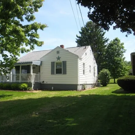 Buy this 3 bed house on Surry Road in East Liverpool, OH 43920