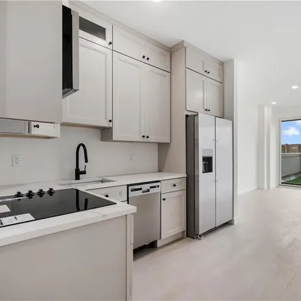 Image 5 - 1655 East 19th Street, New York, NY 11229, USA - Condo for sale
