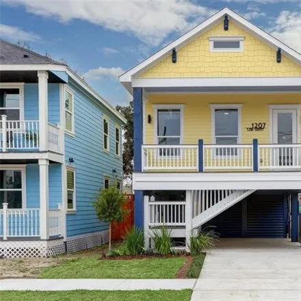 Buy this 3 bed house on 1211 32nd Street in Galveston, TX 77550