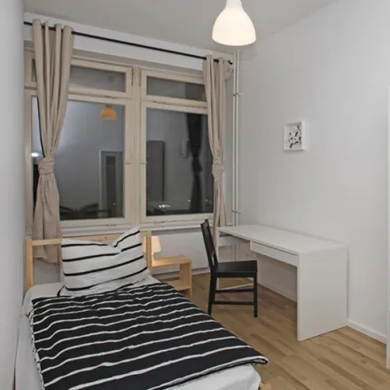 Rent this 4 bed room on Vulkan in Bismarckstraße 72, 10627 Berlin