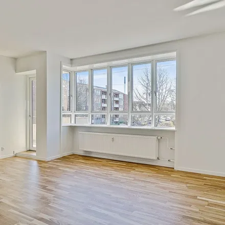 Rent this 3 bed apartment on Godthåbsvej 140 in 2000 Frederiksberg, Denmark