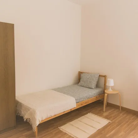 Rent this 6 bed room on Rua Coutinho de Azevedo 228 in 230, 232
