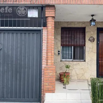 Buy this 3 bed house on Avenida 14 - Juan Domingo Perón 4603 in Partido de Berazategui, B1880 BFA Berazategui