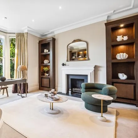Rent this 6 bed house on 128 Castelnau in London, SW13 9ET