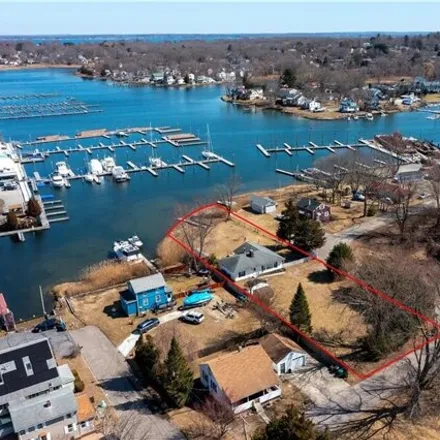 Image 2 - 22 Waterfront Drive, Warwick, RI 02889, USA - House for sale