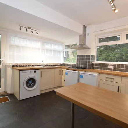 Rent this 3 bed duplex on Edgehill Road in Sheffield, S7 1SP
