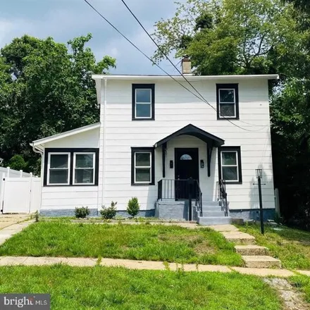 Buy this 3 bed house on East Crestwood Avenue in Somerdale, Camden County