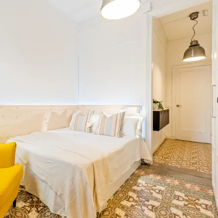 Rent this 5 bed room on Passeig de Sant Joan in 56, 08009 Barcelona