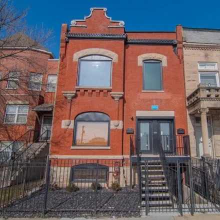 Rent this 3 bed house on 3120 West Warren Boulevard in Chicago, IL 60612