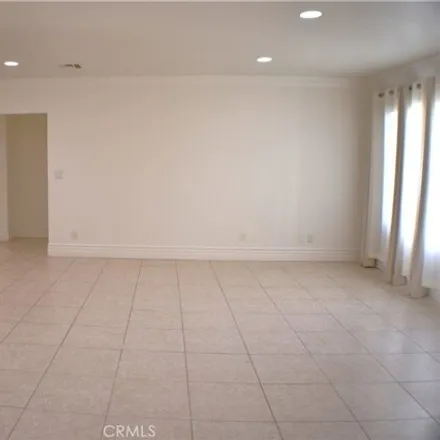 Image 3 - Alley 86166, Los Angeles, CA 91316, USA - House for rent