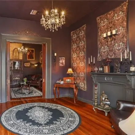 Image 2 - 1820 Painters Street, New Orleans, LA 70117, USA - House for sale