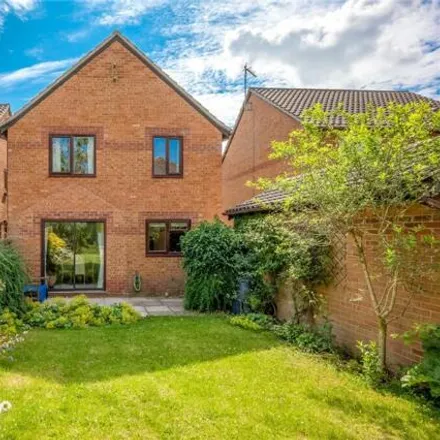Buy this 4 bed house on Mill Close in Deddington, OX15 0UN