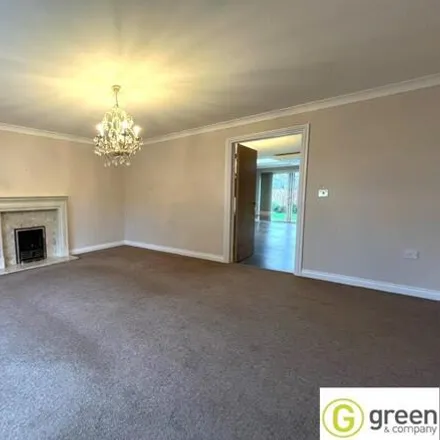 Image 5 - 40 Wyndley Close, Sutton Coldfield, B74 4JD, United Kingdom - House for rent