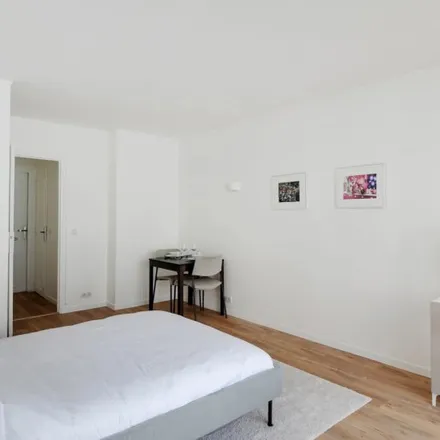 Image 11 - 20 Rue Chalgrin, 75116 Paris, France - Apartment for rent