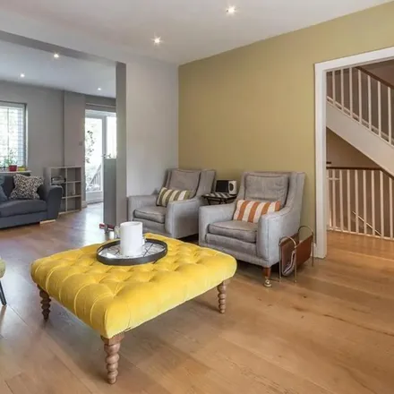 Rent this 4 bed apartment on Estorick Collection in 39a Canonbury Square, London