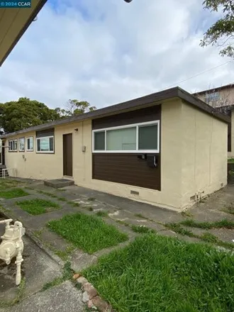 Rent this 1 bed house on 2374 Columbia Boulevard in Richmond, CA 94804