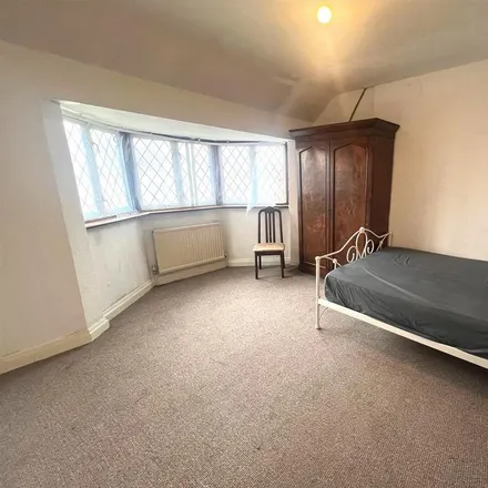 Image 2 - Tudor Court South, London, HA9 6SQ, United Kingdom - Room for rent