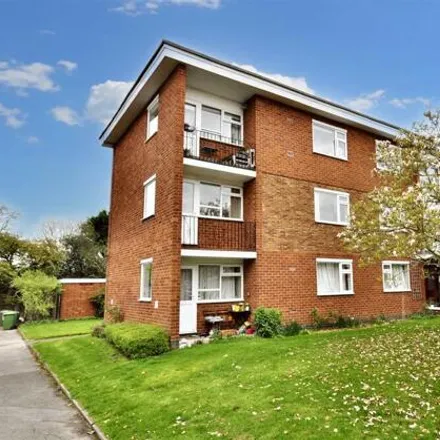 Buy this 2 bed apartment on 30 Beverley Road in Royal Leamington Spa, CV32 6PJ