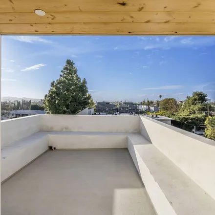 Image 8 - 10824 Morrison Street, Los Angeles, CA 91601, USA - Townhouse for rent