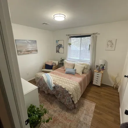 Rent this 1 bed room on Edmond Memorial High School in Scott Drive, Edmond