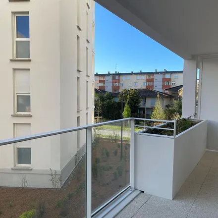 Rent this 2 bed apartment on 85 Rue de Maubec in 31300 Toulouse, France
