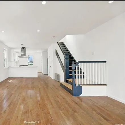 Image 5 - 115-26 148th Street, New York, NY 11436, USA - House for sale