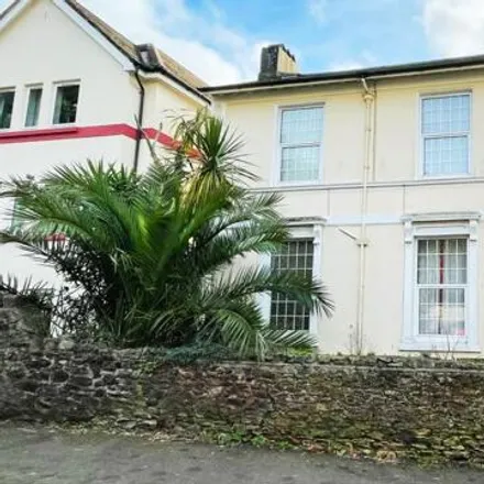 Rent this 5 bed house on ehair in 484 Babbacombe Road, Torquay