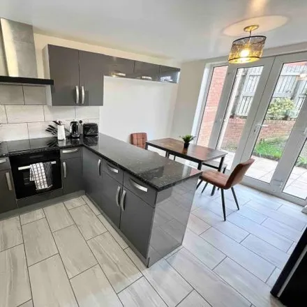 Image 2 - Bromshill Drive, Manchester, M7 4YT, United Kingdom - Townhouse for rent