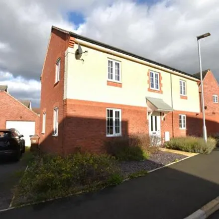 Buy this 4 bed house on 60 Crump Way in Evesham, WR11 3JH