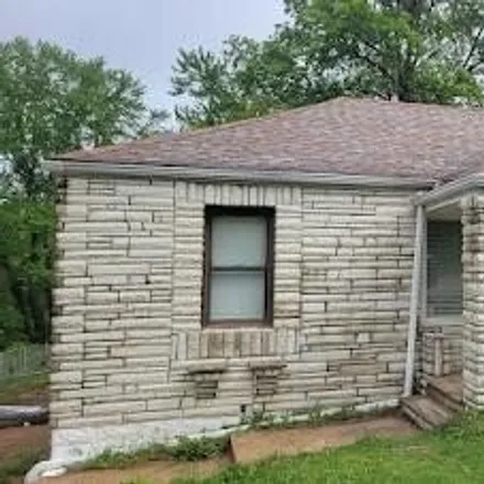Buy this 3 bed house on 209 Ruggles Road in Ferguson, MO 63135