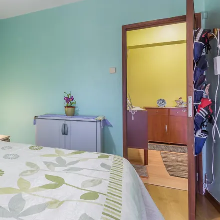 Rent this 3 bed room on Travessa Dom Nuno Álvares Pereira in 4450-186 Matosinhos, Portugal
