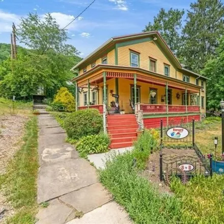 Image 1 - 262 River Avenue, Emlenton, Venango County, PA 16373, USA - House for sale