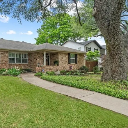 Buy this 3 bed house on 6171 Saratoga Circle in Dallas, TX 75214