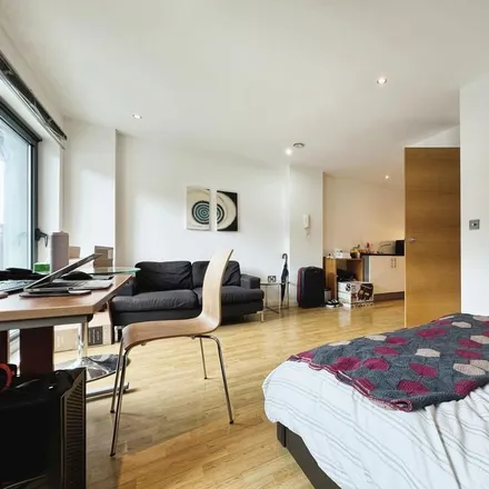 Image 3 - 2 Brewery Wharf, Leeds, LS10 1GX, United Kingdom - Apartment for rent