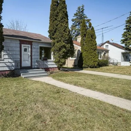 Buy this 2 bed house on 5456 32nd Avenue in Kenosha, WI 53144