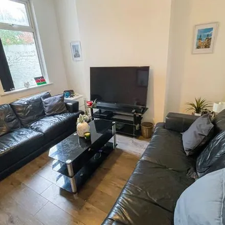 Rent this 5 bed apartment on Picton Road in Liverpool, L15 4LH