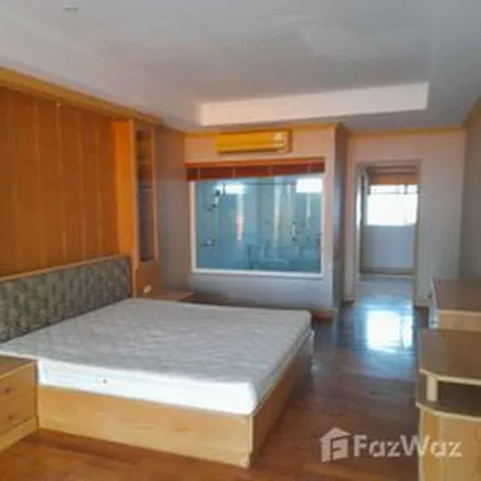 Rent this 3 bed townhouse on Narai Place in Phra Tamnak 4 Soi 5, Pattaya City