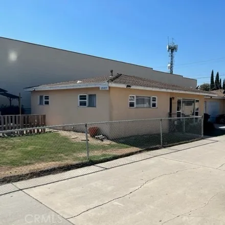 Image 2 - 15317 Colorado Avenue, Clearwater, Paramount, CA 90723, USA - Duplex for sale