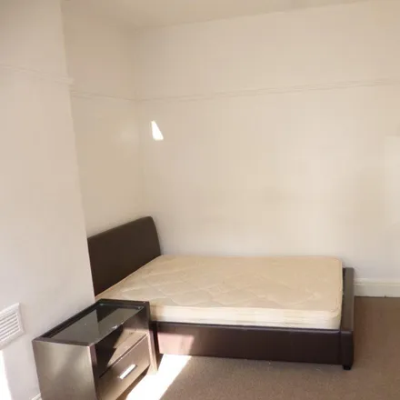 Image 7 - The Lilacs, Beeston, NG9 2LR, United Kingdom - Room for rent