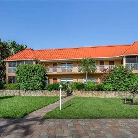 Buy this 1 bed condo on 723 East Gulf Drive in Sanibel, Lee County