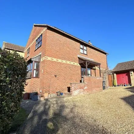Buy this 4 bed house on Metcalfe Way in Haddenham, CB6 3UP
