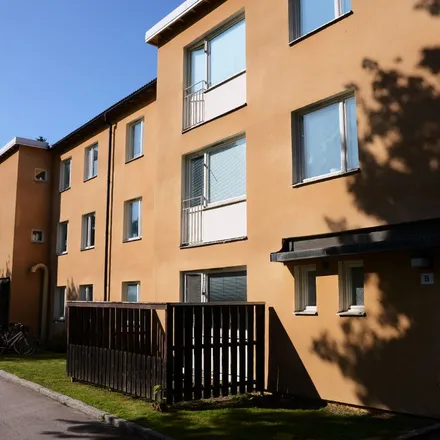 Rent this 3 bed apartment on Rågångsvägen 24 in 802 62 Gävle, Sweden