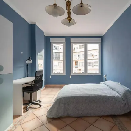 Rent this 5 bed room on Carrer del General San Martín in 10, 46004 Valencia